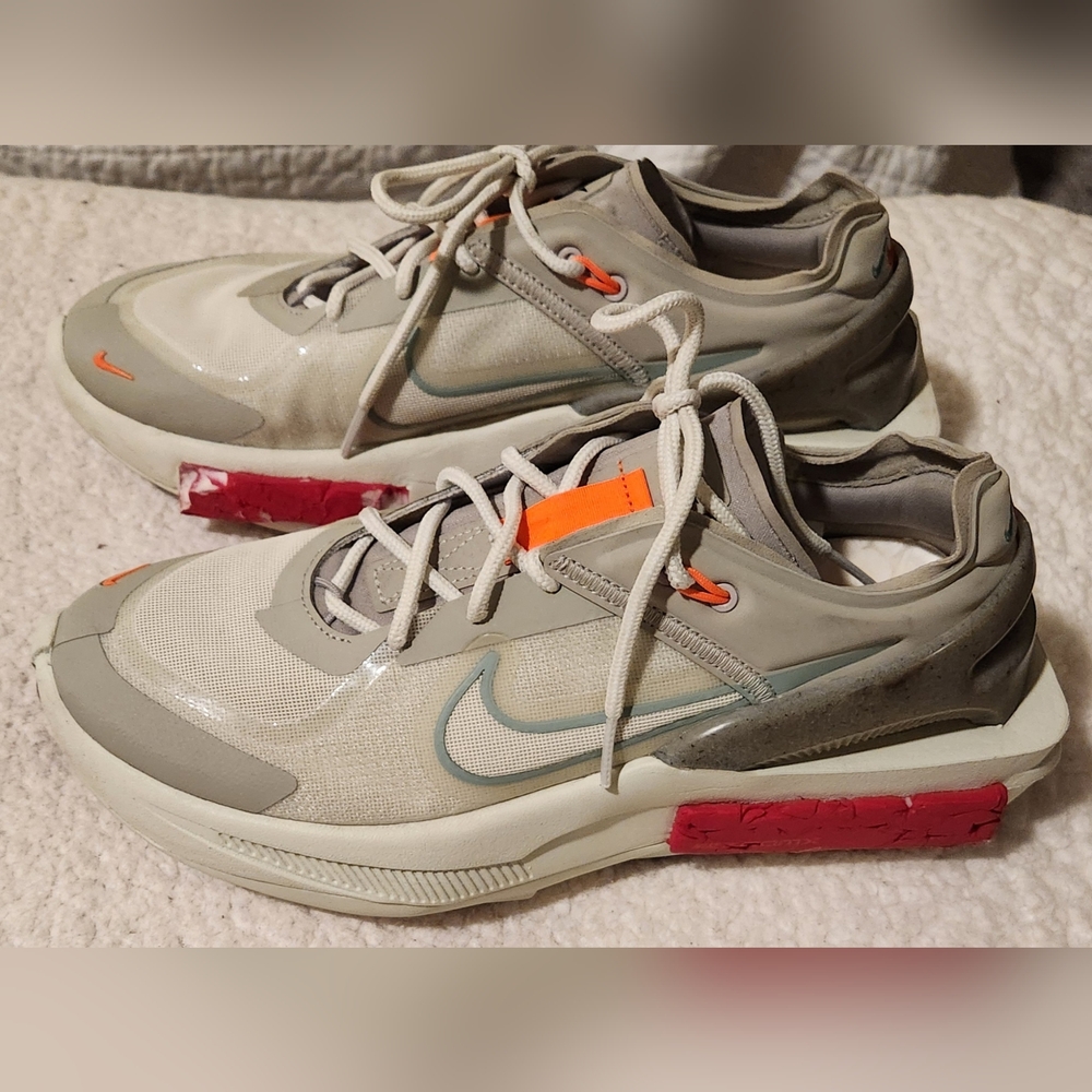 NIKE Women Fontanka Edge Sneakers Size 10